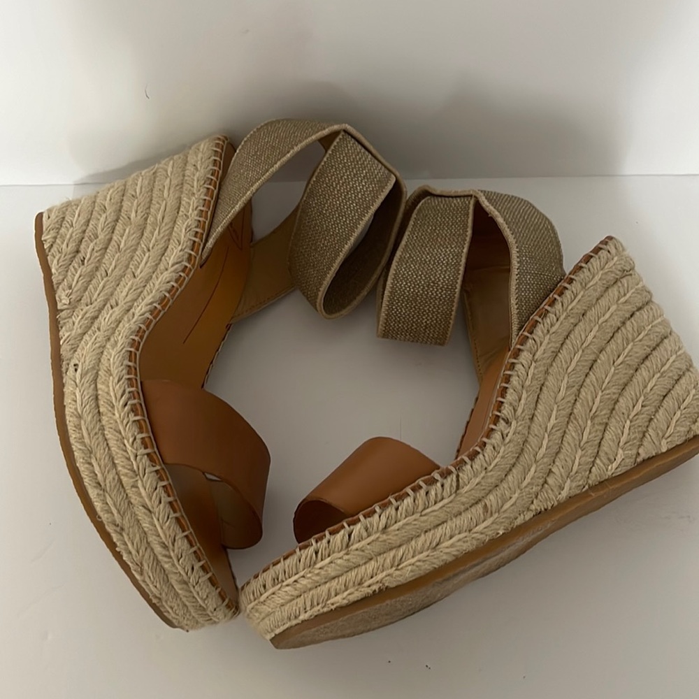 DOLCE VITA WOMEN’S WEDGE SANDAL